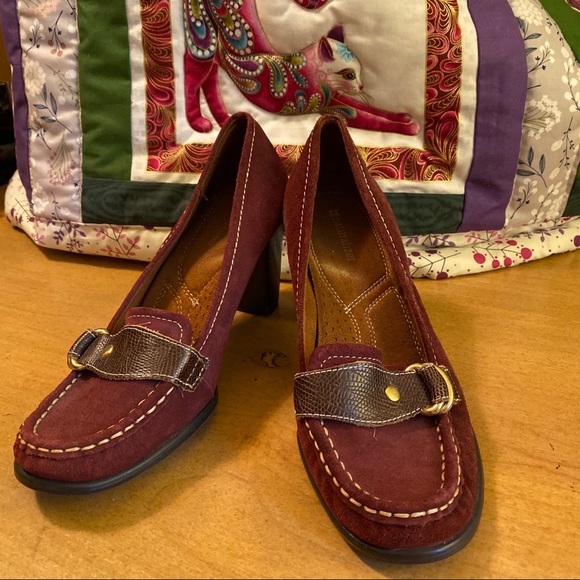 naturalizer burgundy shoes